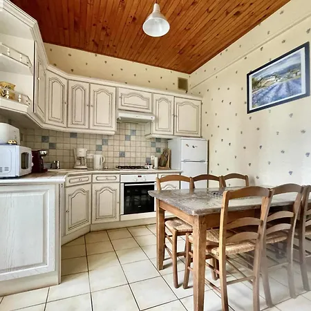 Saint-aubin-le-monial, 2 Pieces, 2 Personnes - Fr-1-489-489 펜션